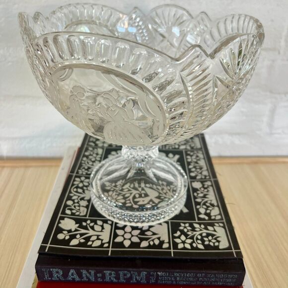Vintage Crystal Pedestal Bowl, Early 20th Century "Couple With Flowers" - Picture 3 of 8